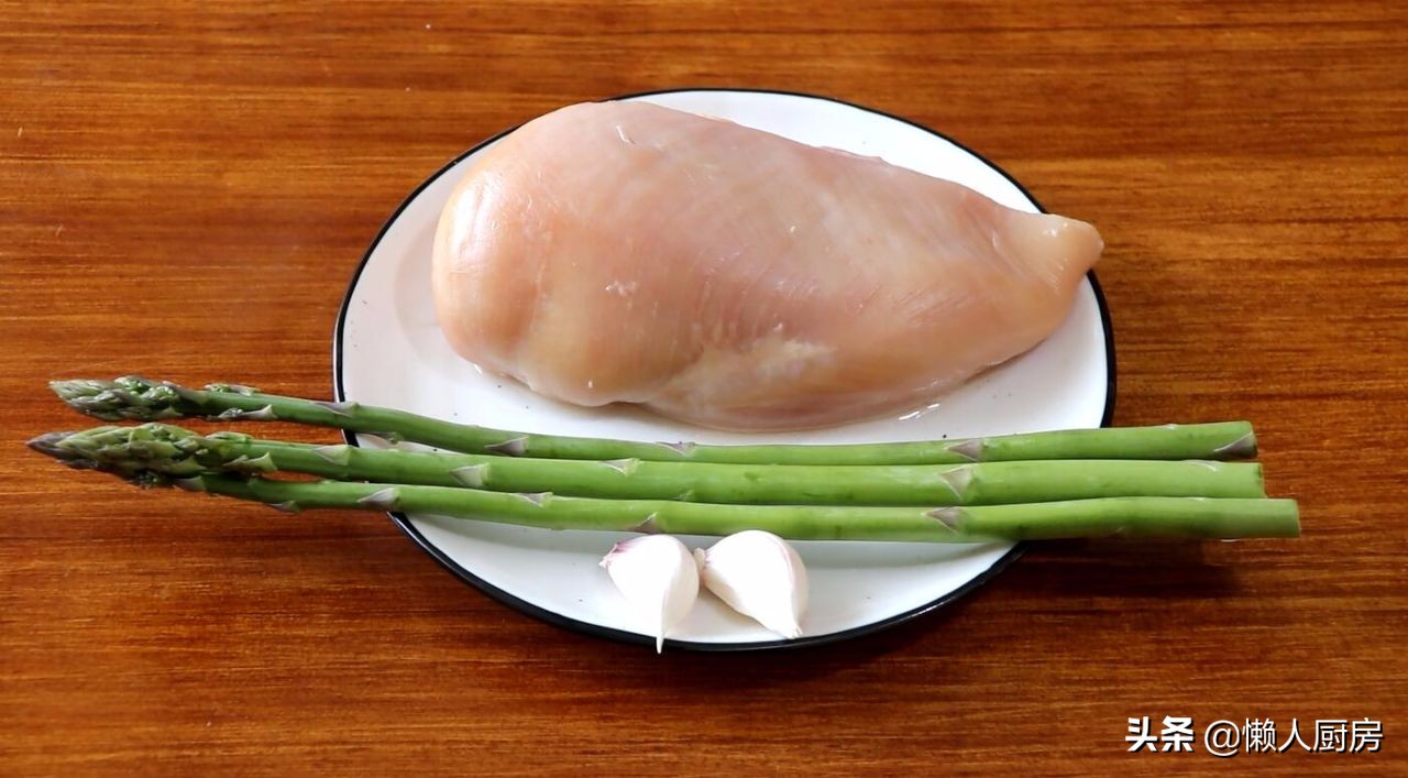 减肥如何煎鸡胸肉好吃,煎鸡胸肉跟水煮鸡胸肉