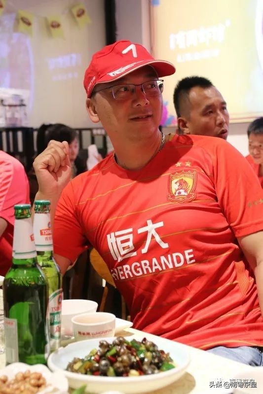 羊城飘逸着最傲娇的色彩——中国红，要的就是这个味儿