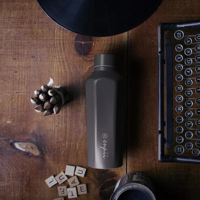 带棱角的保温杯,保温杯又大又好看