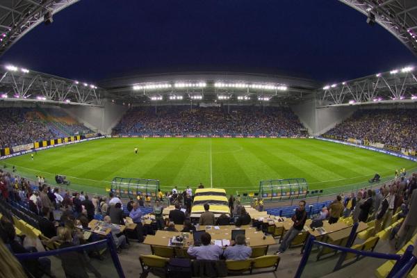 全世界最现代化的球场,中国全封闭球场