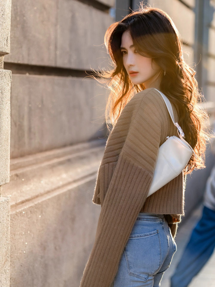 人像拍摄如何摆出自然的姿势,郁金香与人像拍照姿势照片