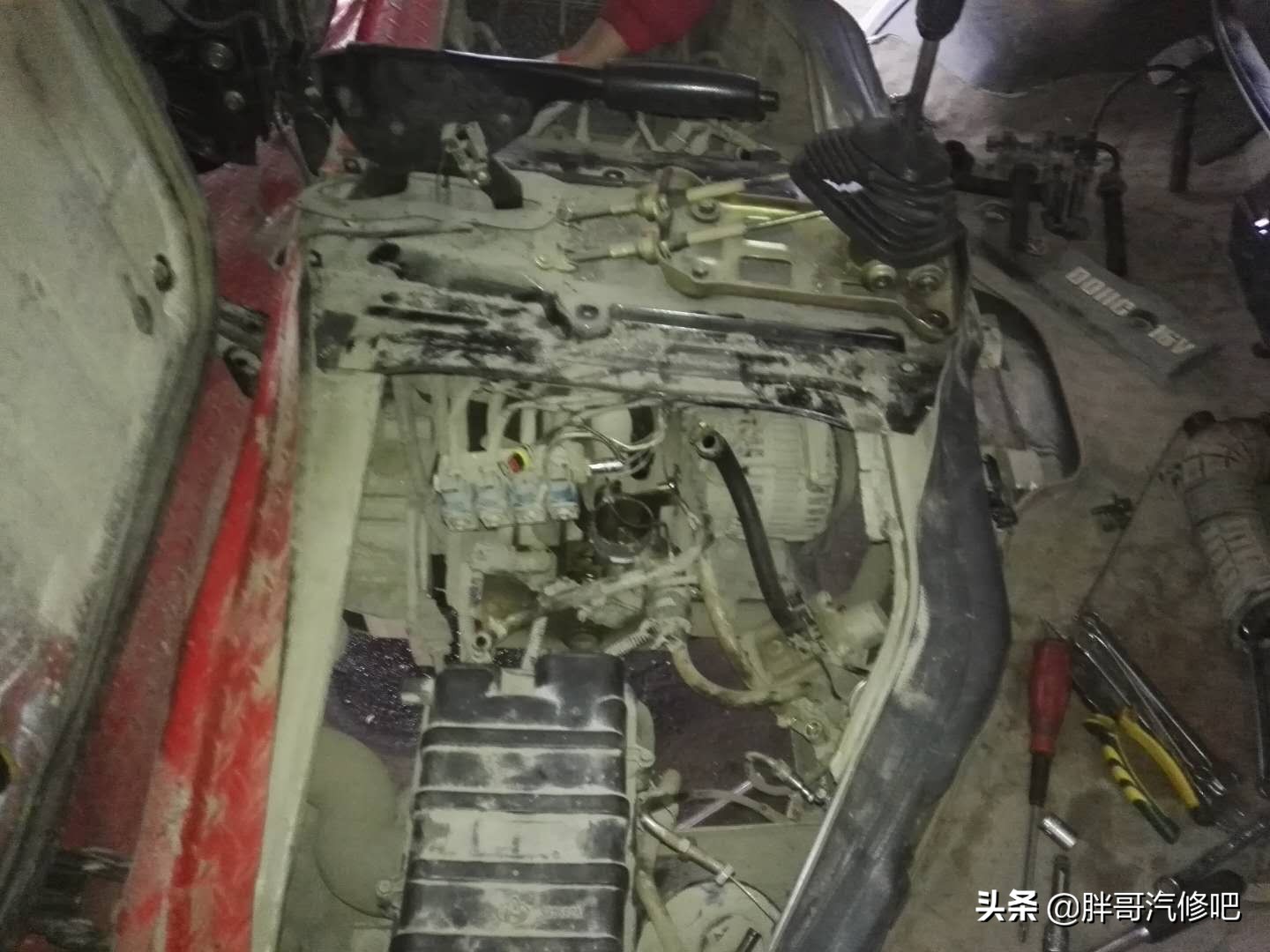 发动机没机油抱死要修什么,车里没机油发动机抱死怎么维修