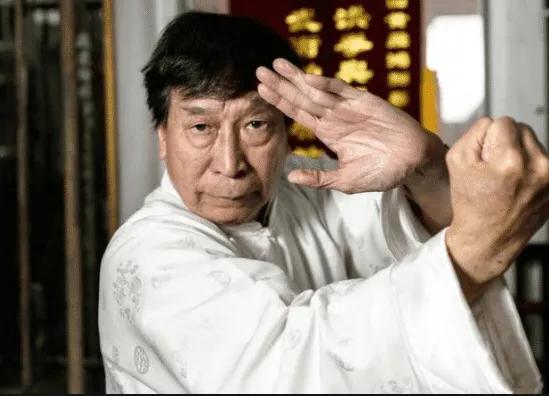 原来《功夫》当中,那个穿红*裤内**的娘炮,才是现实中真正的大神!