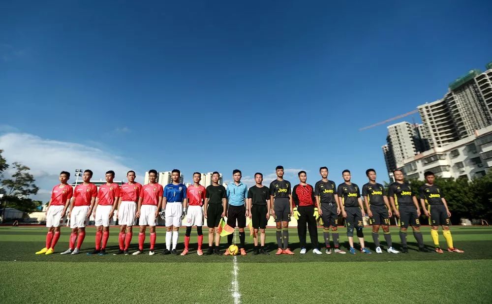 走一起去看nba,看场军营足球赛