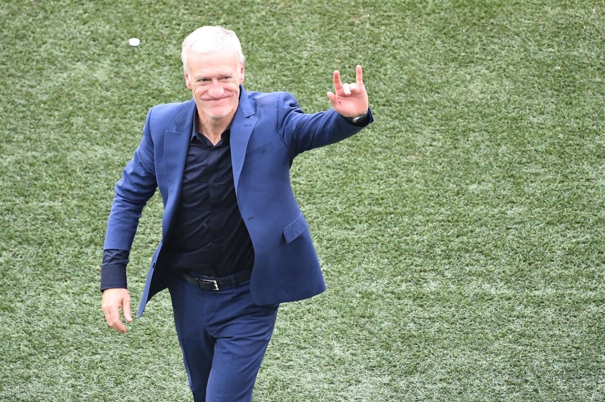 勒夫时装,欧洲杯教练帅照