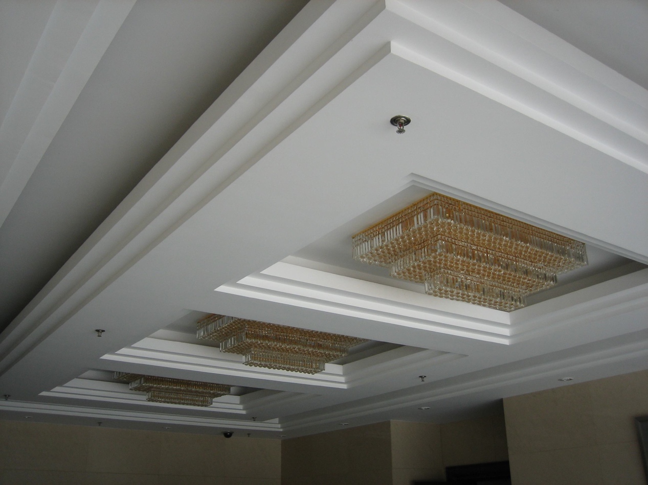 石膏板吊顶品种生态木,吊顶真的过时了这样做省钱又好看