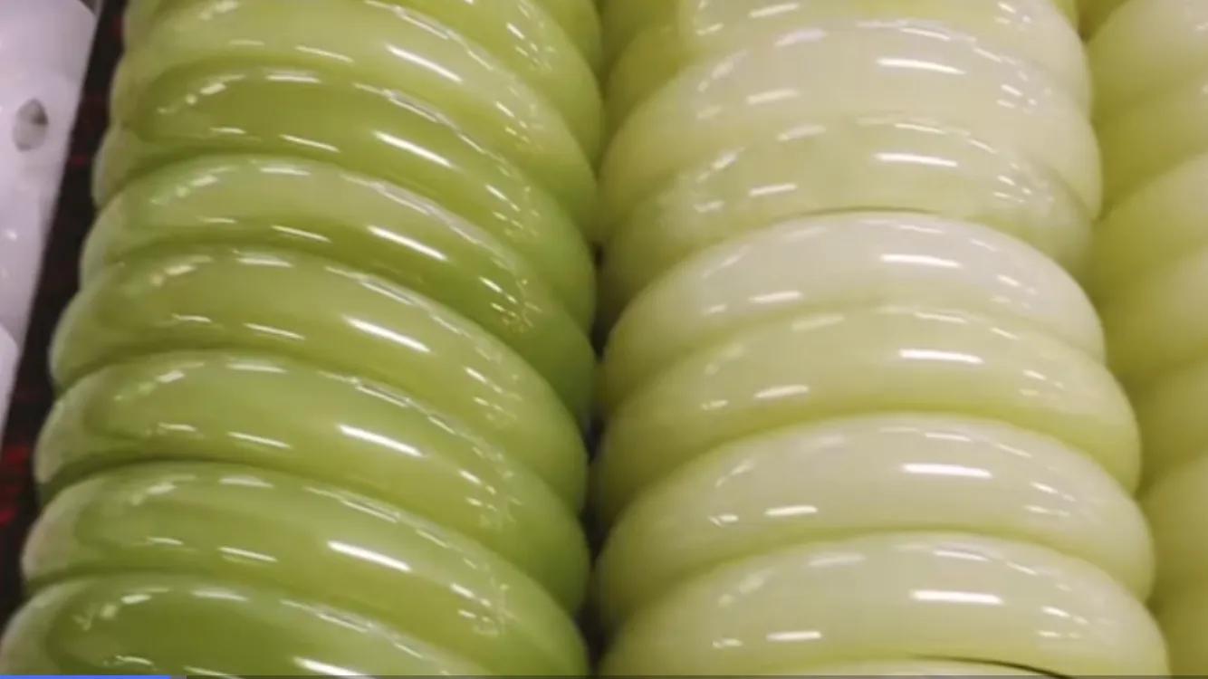 岫岩玉和和田玉有什么区别吗,岫岩的和田玉