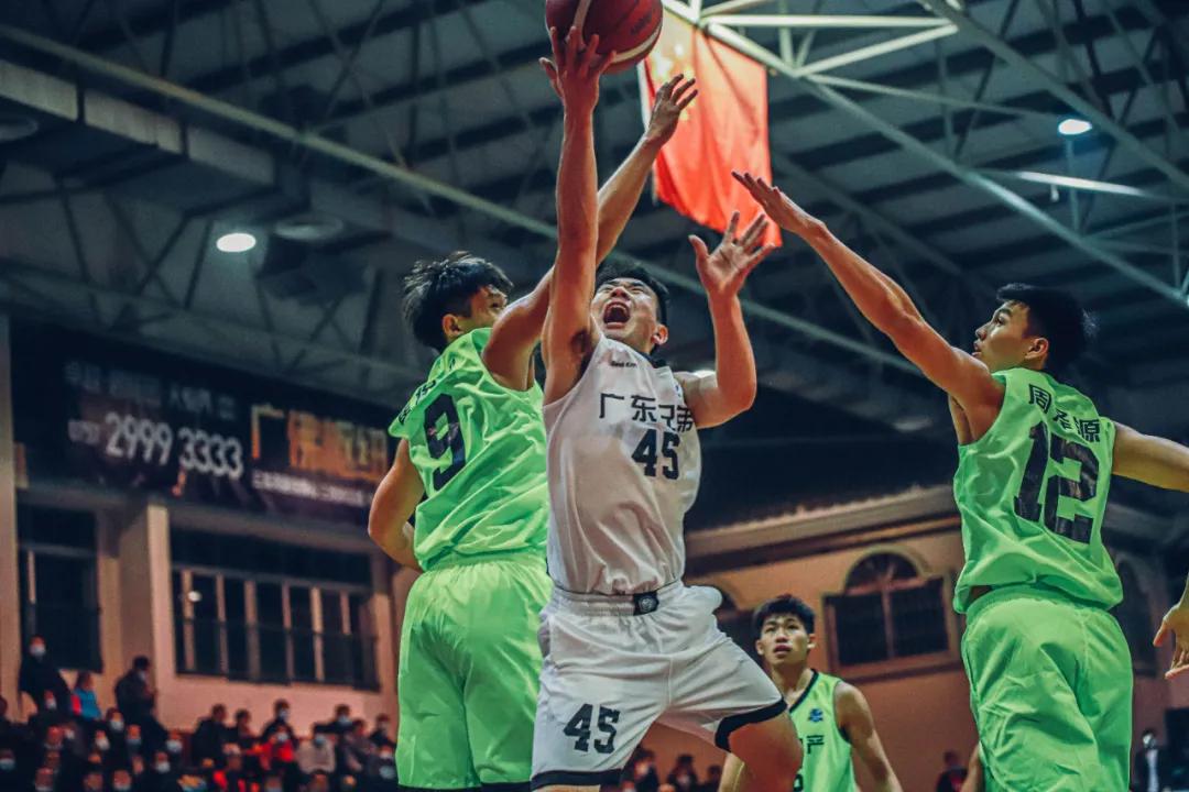 扎根佛山12年！两夺全国冠军！他们的篮球世界，没有声音