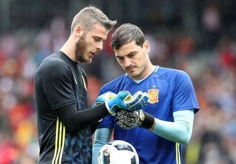 谁是现役足坛最成功的门将？前皇马队长西班牙门神卡西当仁不让