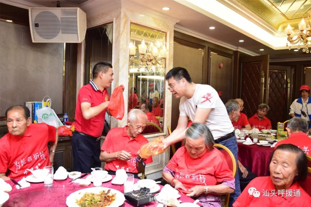 莫道桑榆晚为霞尚满天专访,莫道桑榆晚为霞尚满天央视解说