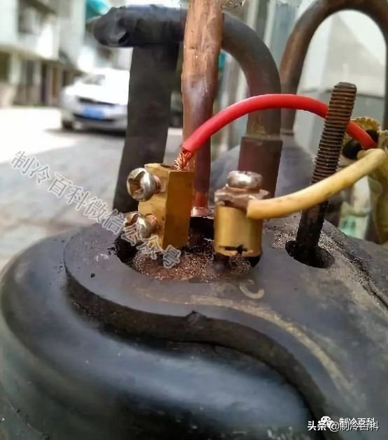 压缩机c柱接零线还是火线,压缩机老是烧接线柱维修办法