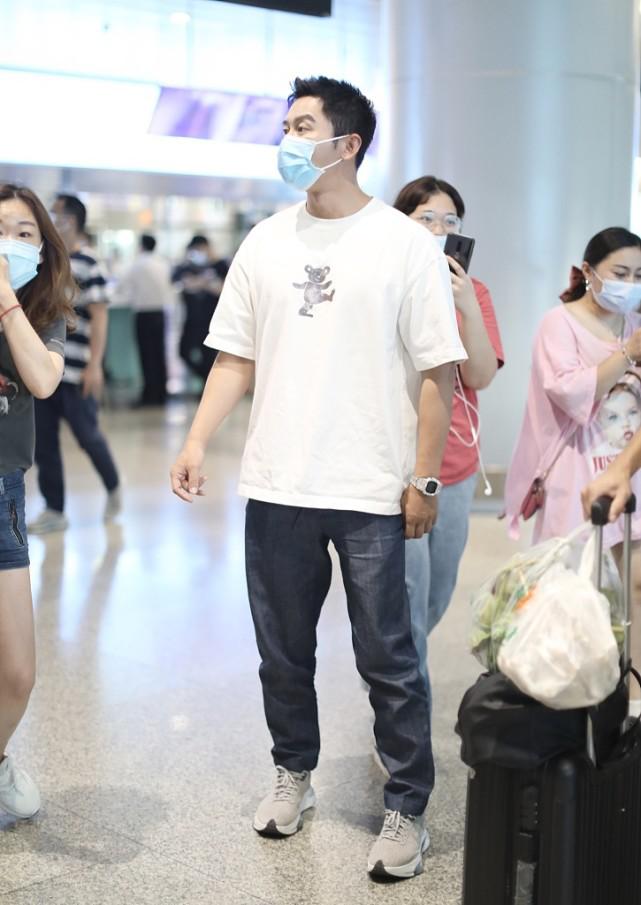 大黑牛李晨气场全开,大黑牛李晨穿衣打扮