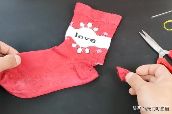 袜子破洞怎么补看不出来,袜子破了个洞怎么补无痕修复