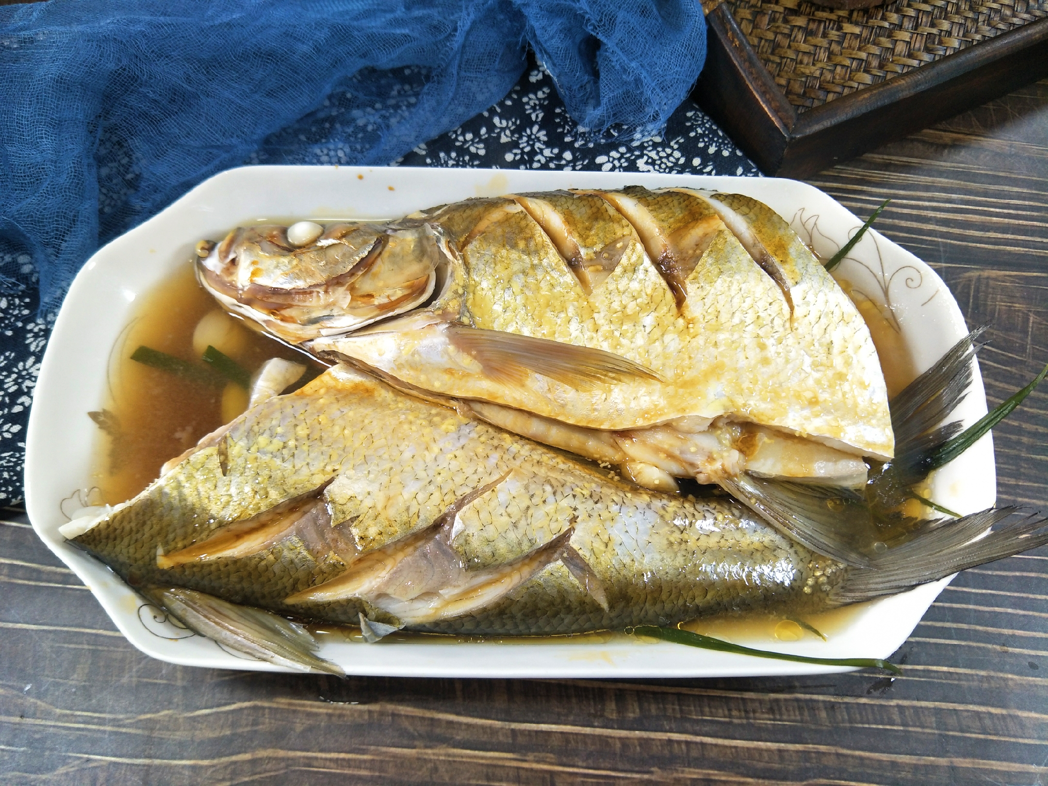 清蒸鱼没有蒸鱼豉油可以用生抽吗,清蒸鱼需要放什么料