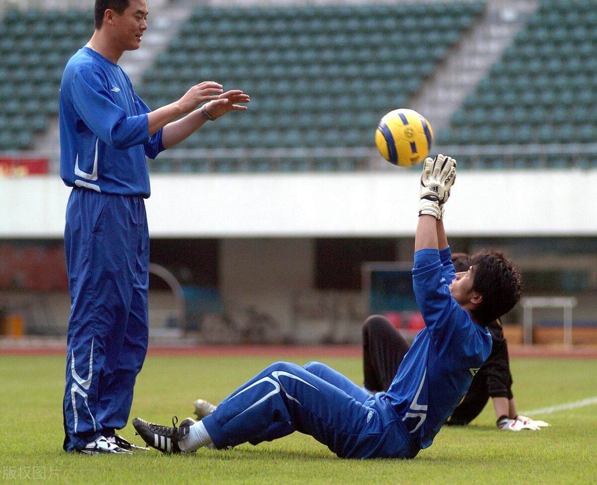 中国足球留洋传奇退役,中国足坛传奇球星有哪些