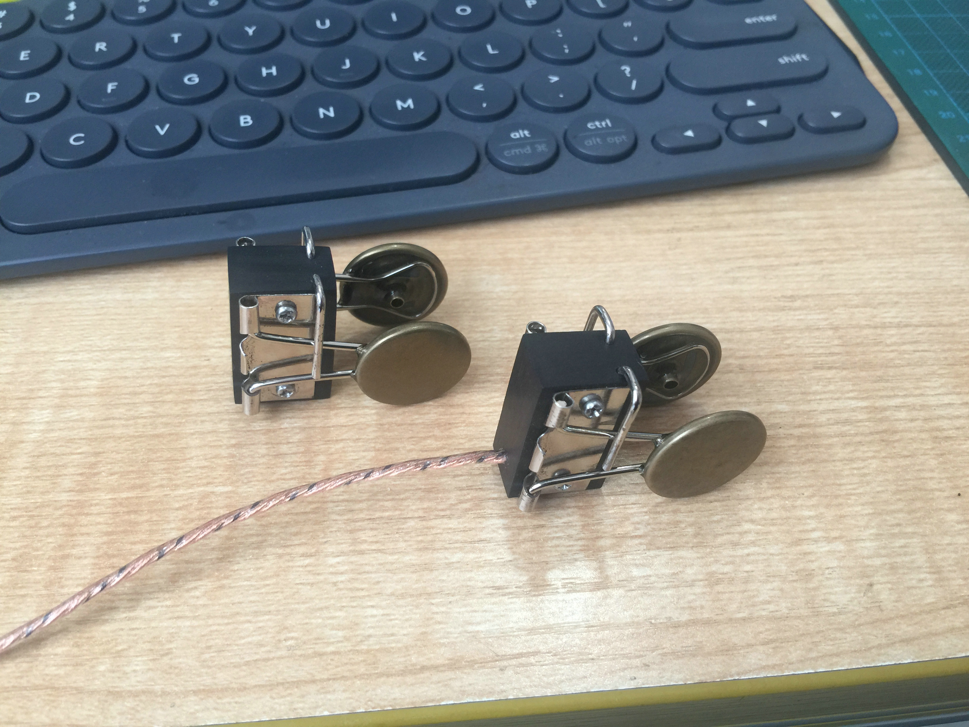 看这位爱好者DIY的夹子双桨自动键怎么样?