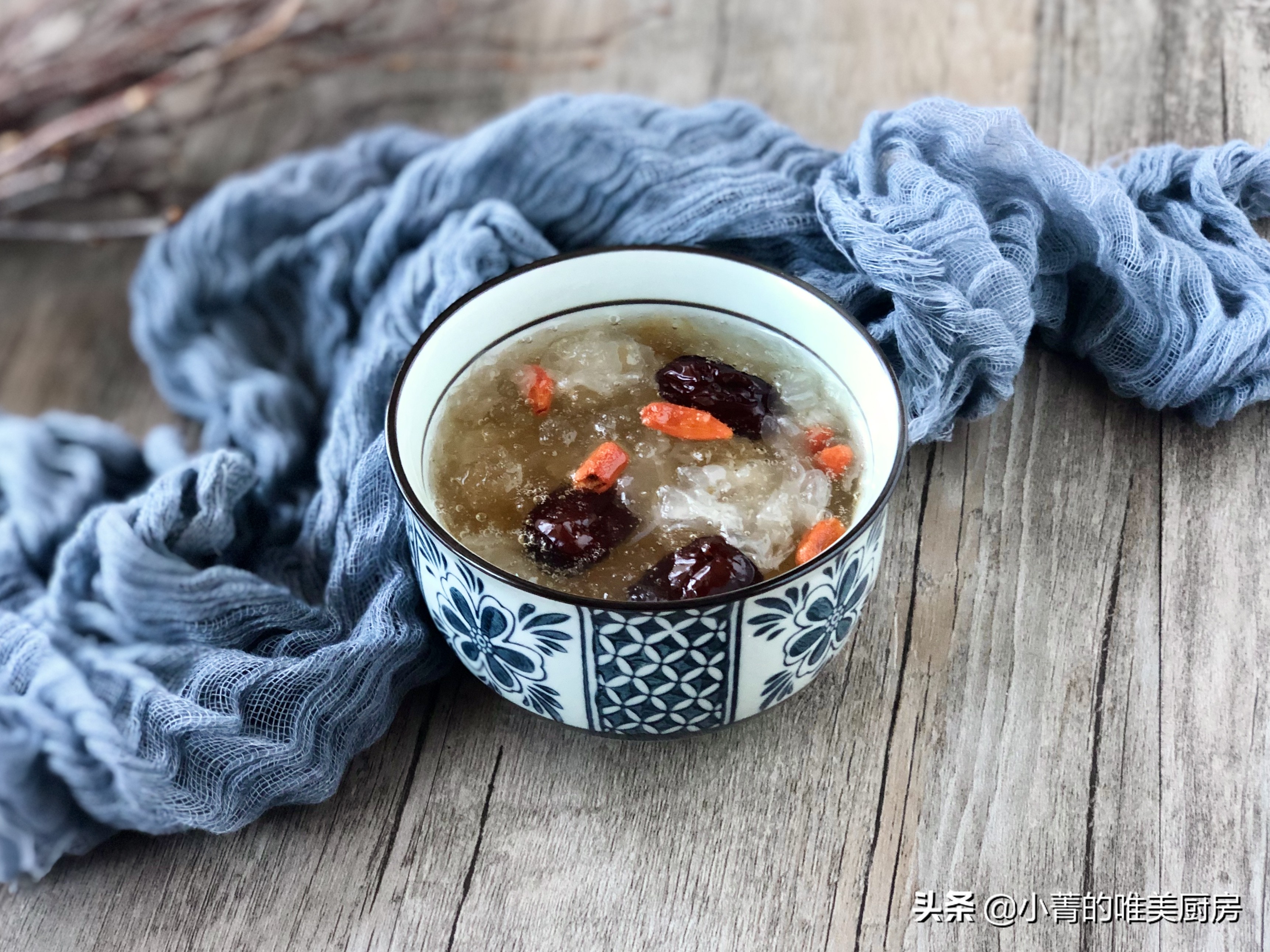 桃胶皂角米雪燕羹满满的胶原蛋白,桃胶皂角米雪燕羹图片