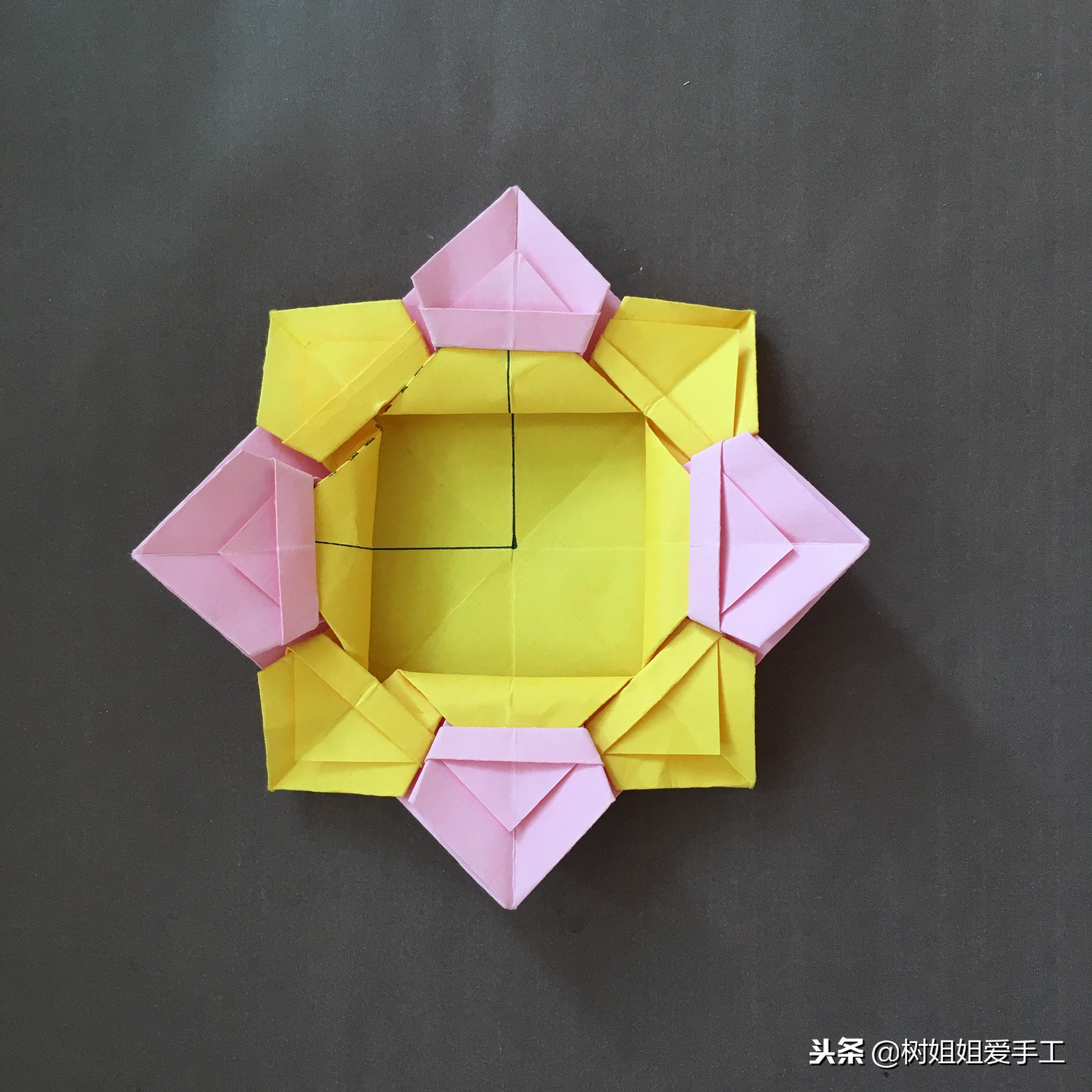 用正方形纸折小花篮,用一张纸折简单漂亮的花篮慢动作