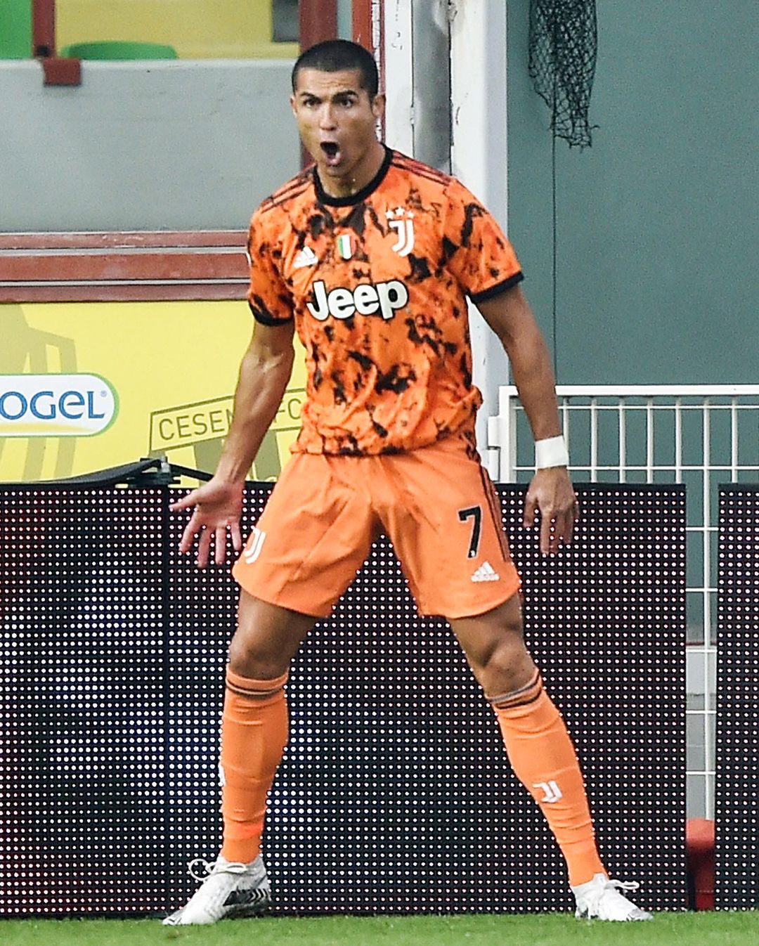 c罗为什么能在绝境中重回巅峰,c罗回归曼联绝杀