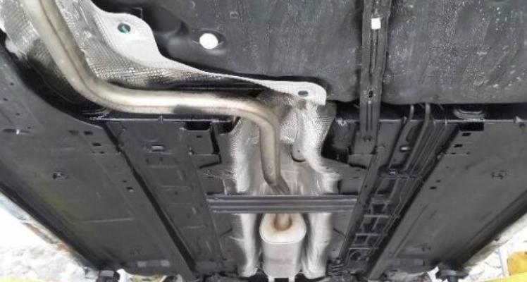 底盘装甲防锈后期会内部生锈吗,底盘防锈和底盘装甲价格区别