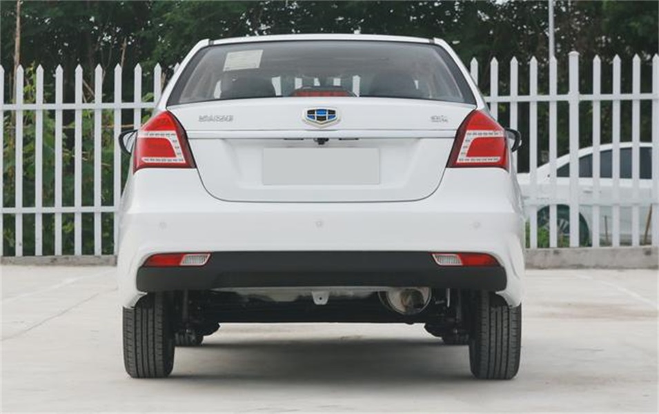 吉利金刚手动精英版值不值得买,吉利金刚最新款价格表