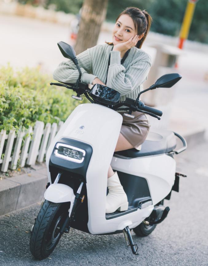 绿源电动车1999元,成人代步电动车推荐便宜实惠