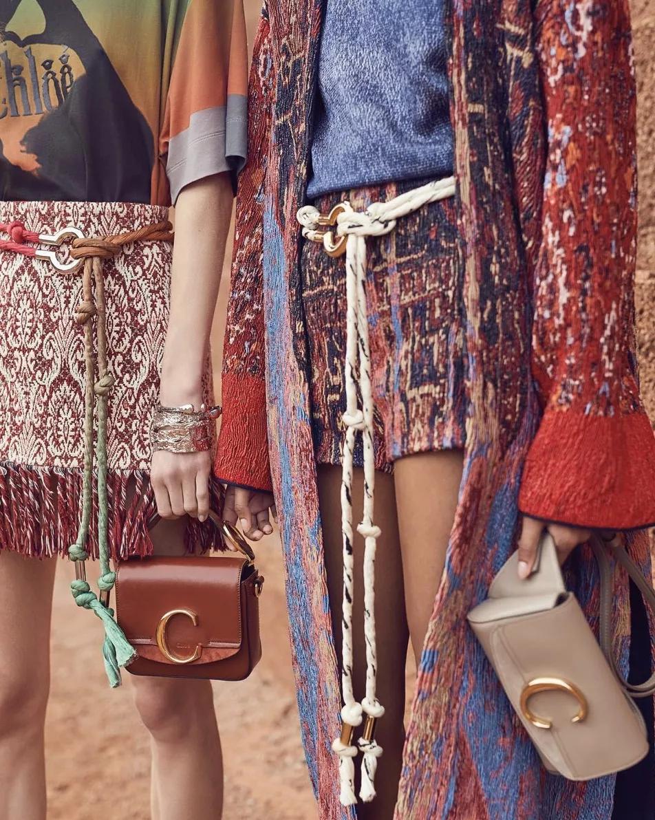 最新款的腰包简单一点,斜挎腰包最值得入手的大牌