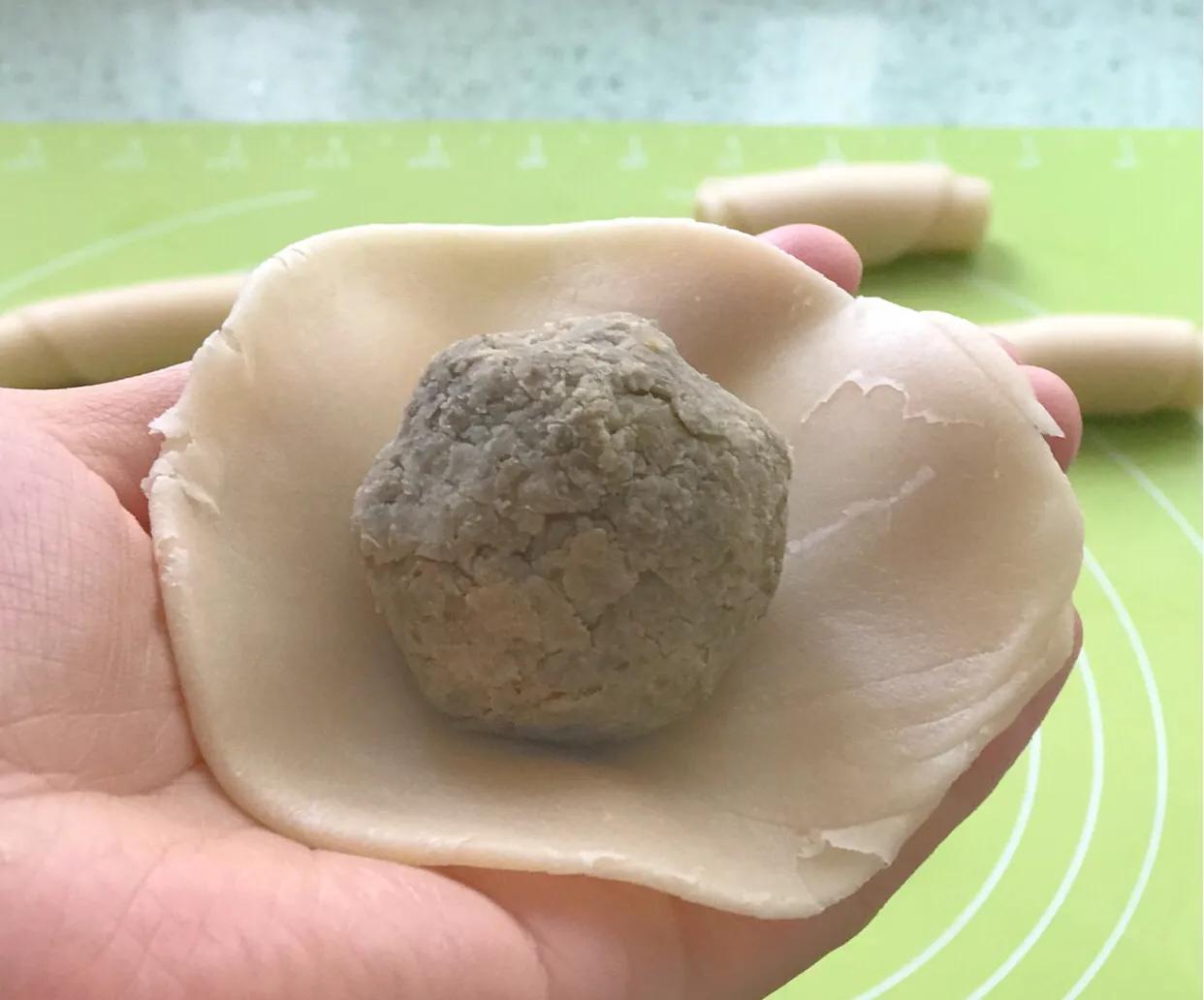 绿豆卷饼怎么做又软又好吃,绿豆红豆饼的制作方法视频