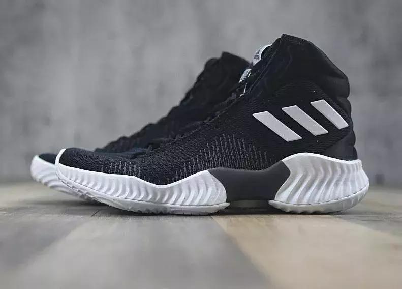 在NBA小球盛行的时代下，属于中锋的实战篮球鞋有哪些？