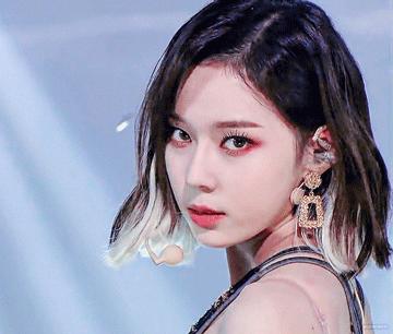 2021什么发色最显白减龄,在家染发色2021年最火发色显白