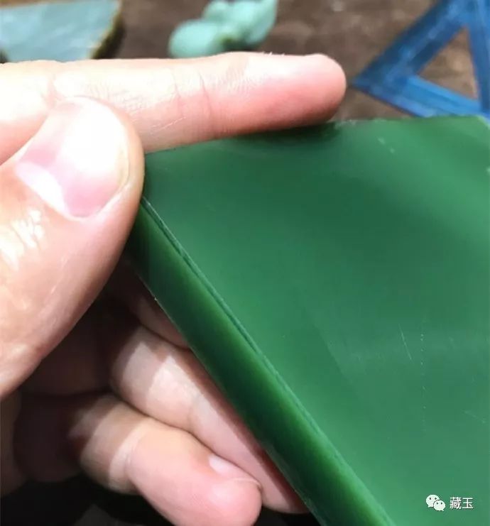 碧玉中顶级颜色是菠菜绿吗,顶级菠菜绿碧玉扳指