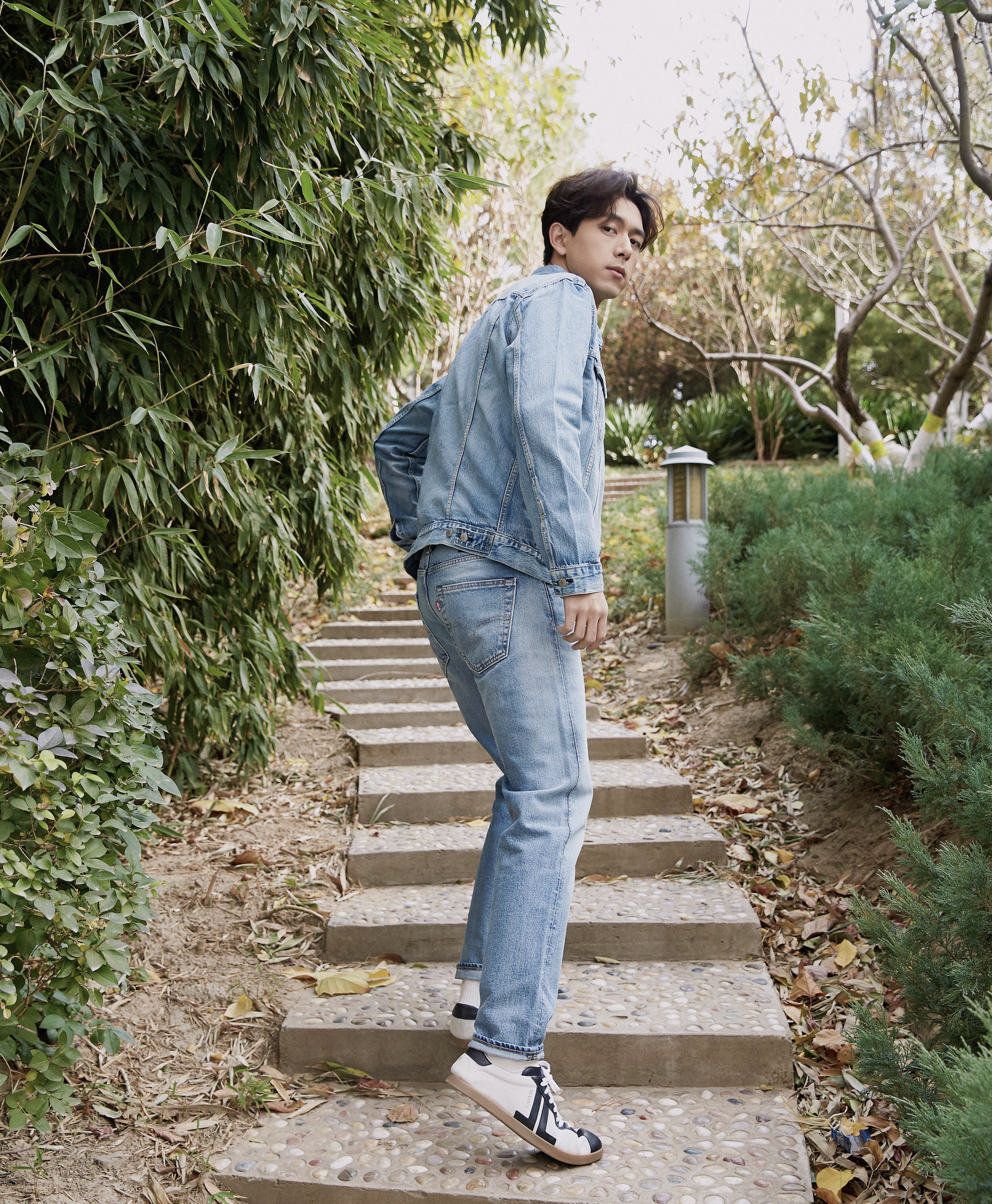 李现最新大片上演西装杀眼,李现的穿搭帅气