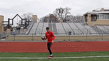 简单易学颠球技巧,八种颠球技巧口诀