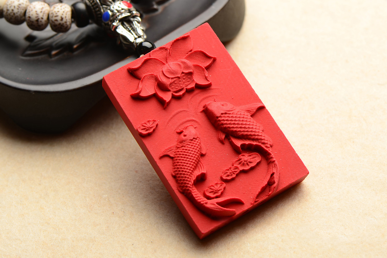 把朱砂戴在胸口有副作用吗,朱砂手镯的佩戴和保养