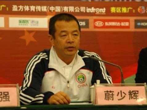 国足最出名的“蛀虫”,戴名表收重礼,他直言:想进国家队就交钱