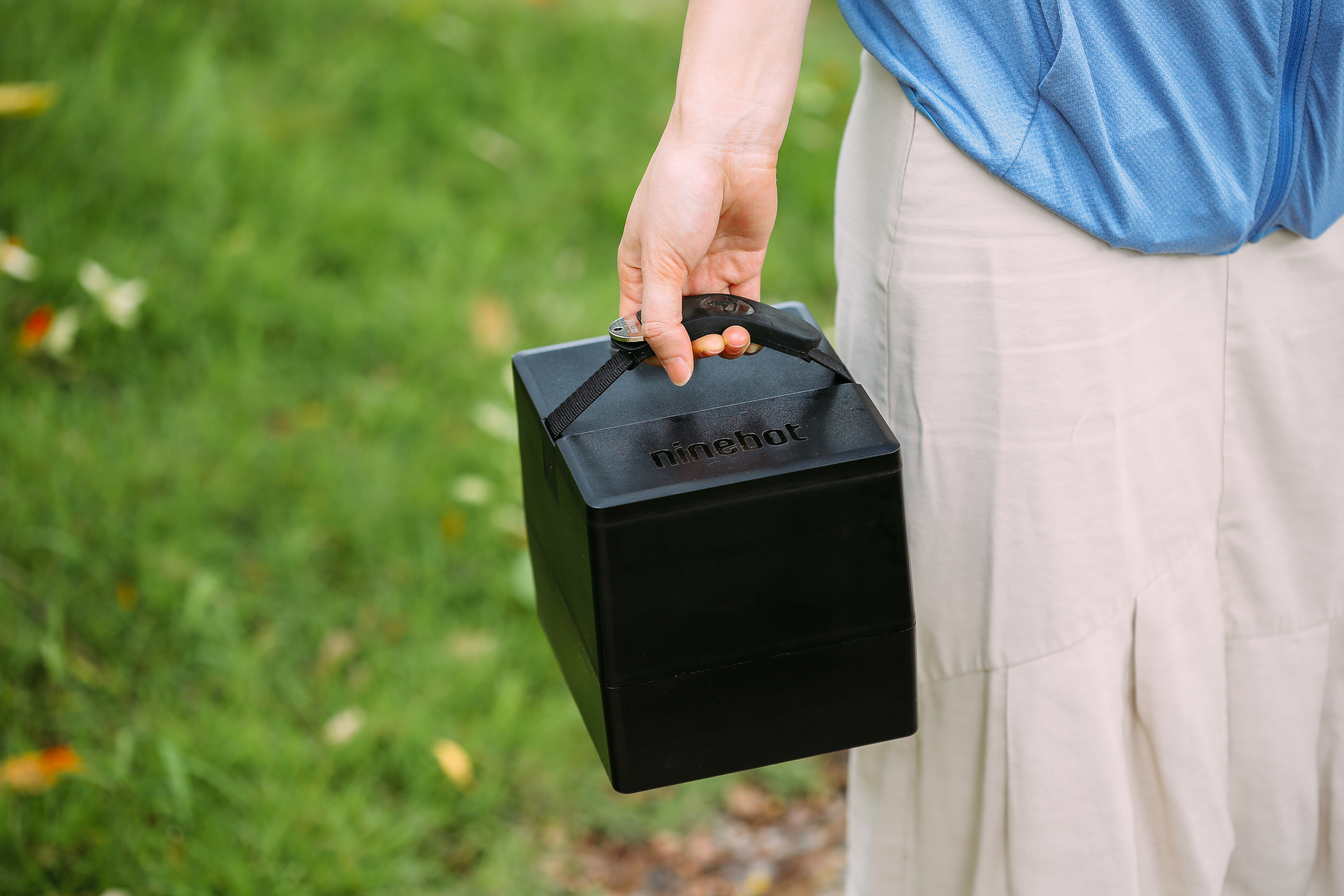 九号电动车新linefriends联名款,九号电动车a40缺点