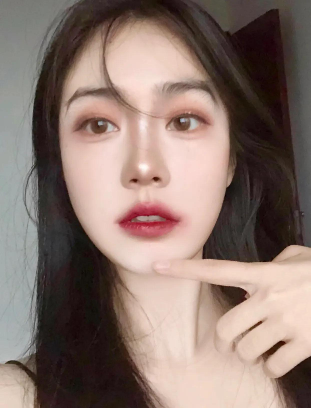 让男生想亲你的举动,让男生很想亲的口红