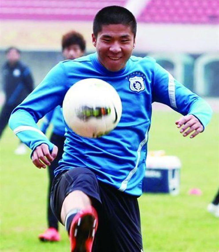 一方引内援如此费劲？二赵最好全拿下！于汉超一张旧照引球迷猜想