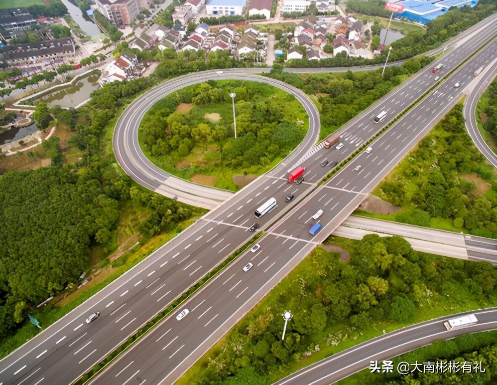 江苏第一条高速-沪宁高速，看看现在怎么样了？