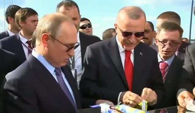 普京埃尔多安莫斯科航展,普京给埃尔多安看航展