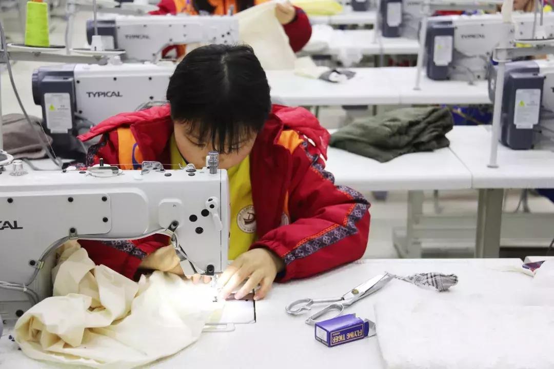 厉害了我们的新时代内容简介,松桃中等职业学校