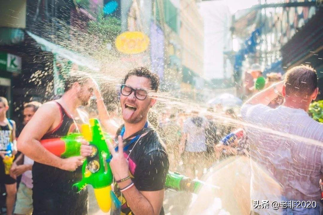 欧*男美**人把泰国当天堂,发达的“色情产业”却并非首要原因