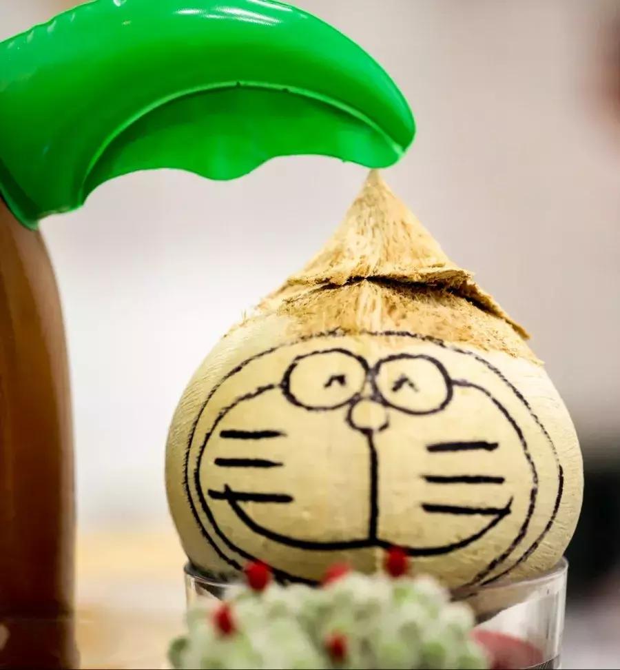 步行街椰子奶茶,泰国路边椰子甜品