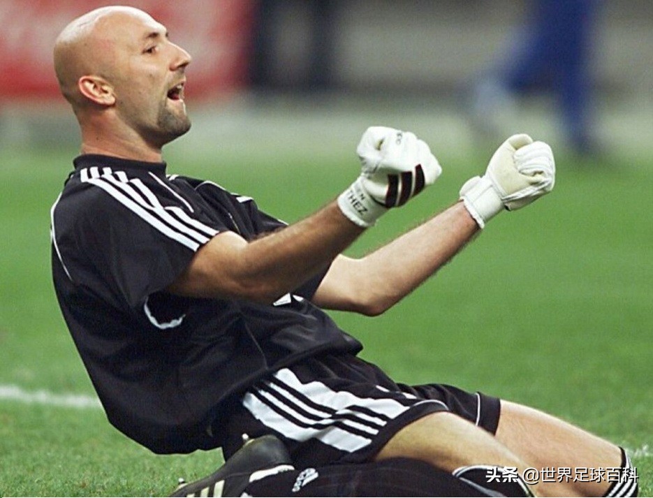 巴斯特黄油手失误视频,黄油手巴特斯是中场的吗