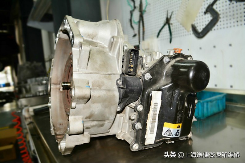 图文详解迈腾变速箱维修经历,大众迈腾变速箱离合器传感器故障