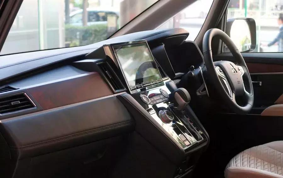 三菱得利卡d5用车感受,日本四驱三菱得利卡最新款