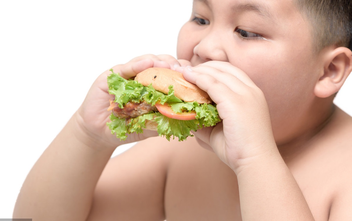 男孩8岁变声,8岁男孩变声音