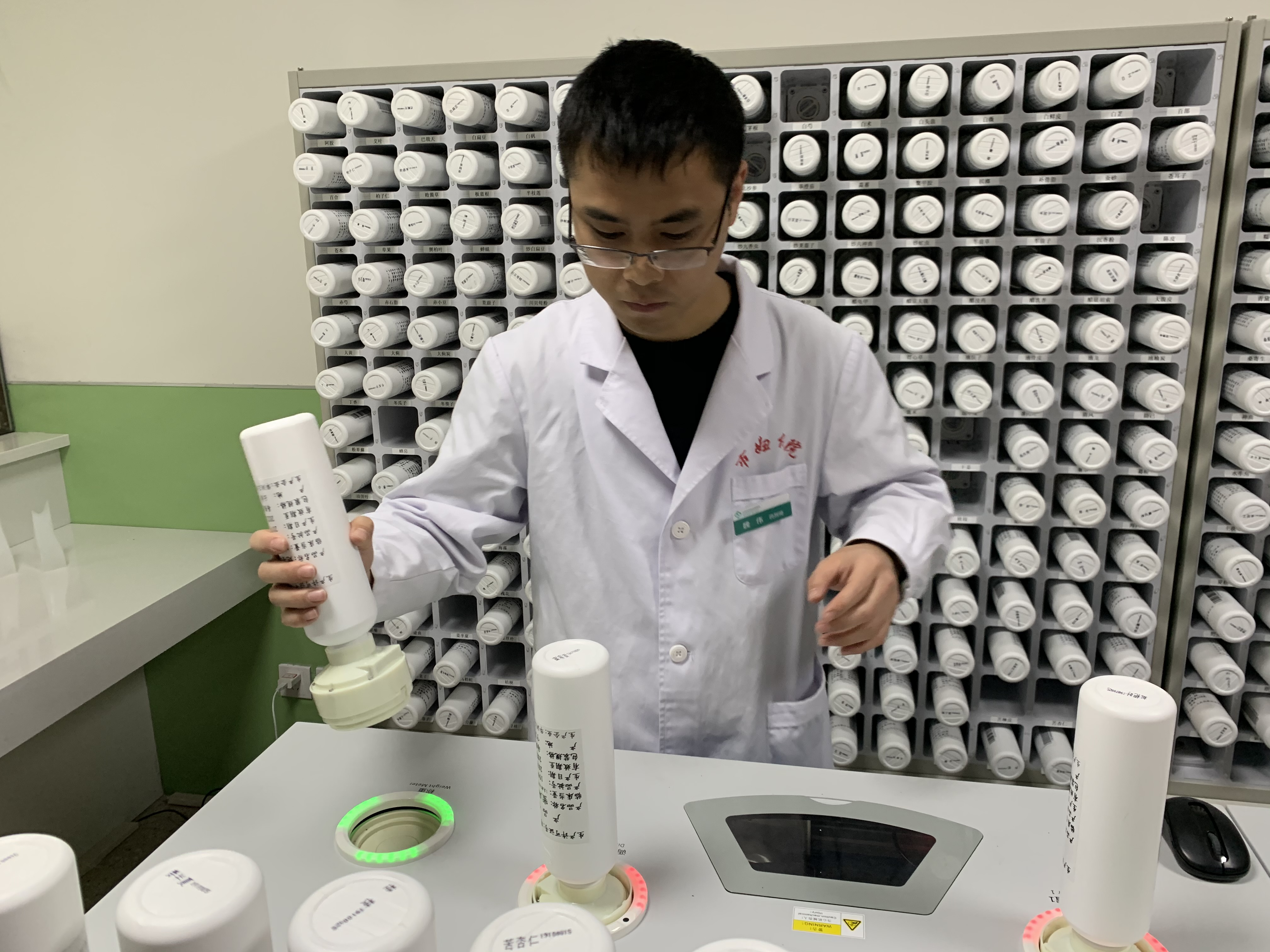 名老中医现场义诊,妇幼保健院老中医