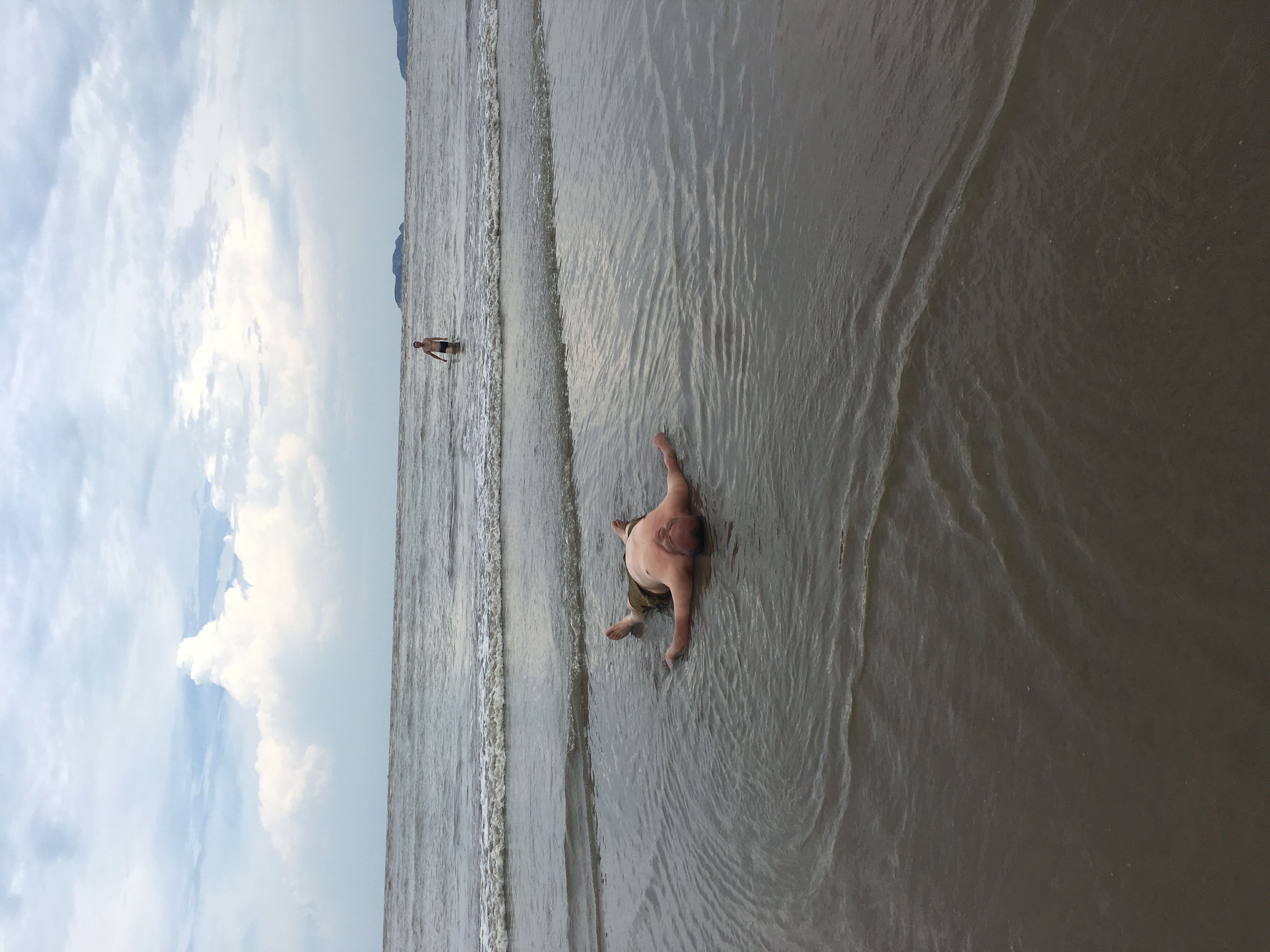 深圳沙滩还是珠海沙滩好一点,珠海阳光沙滩免费吗