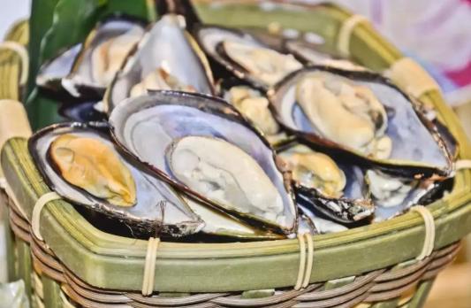 重庆人均100的酒店,重庆希尔顿一大一小自助